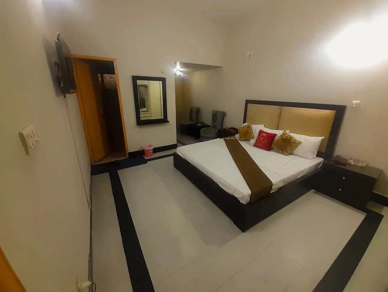 Standard Rooms in Lahore, Hotel Royal Rose Standard Room